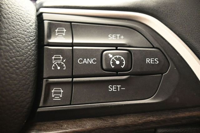 Used 2022 Jeep Grand Cherokee L Limited RWD image 22