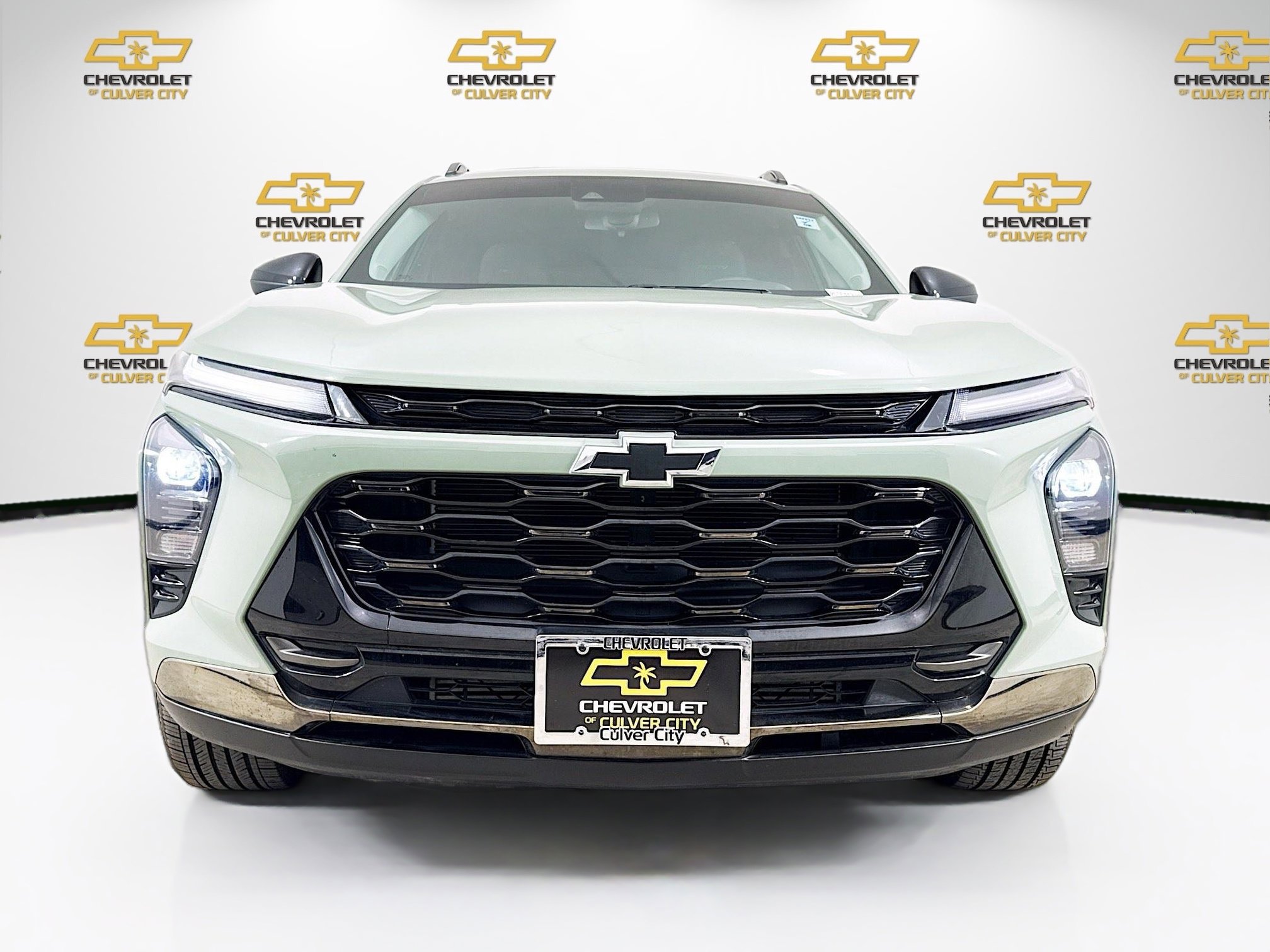 Used 2024 Chevrolet Trax ACTIV w/ Sunroof Package image 2