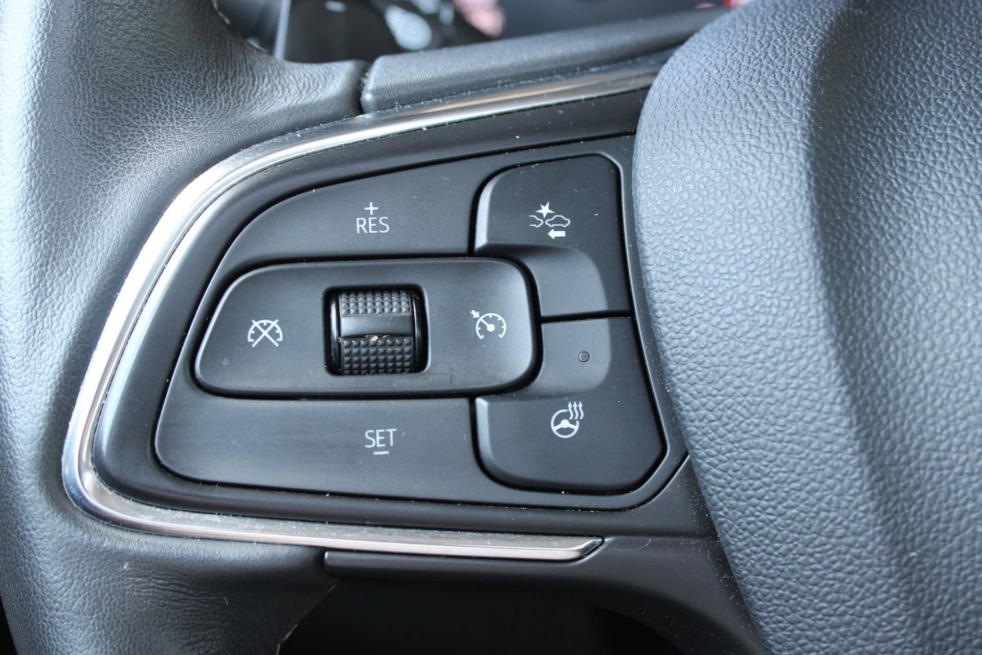 Used 2023 Buick Envision Avenir FWD image 29