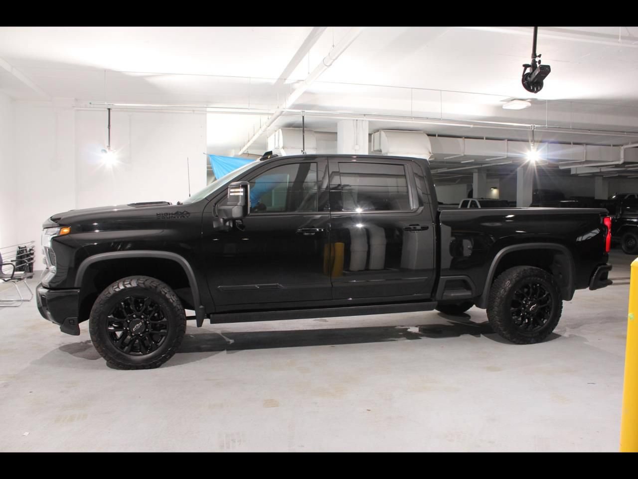 Used 2025 Chevrolet Silverado 2500 High Country w/ High Country Premium Package AWD/4WD video 2