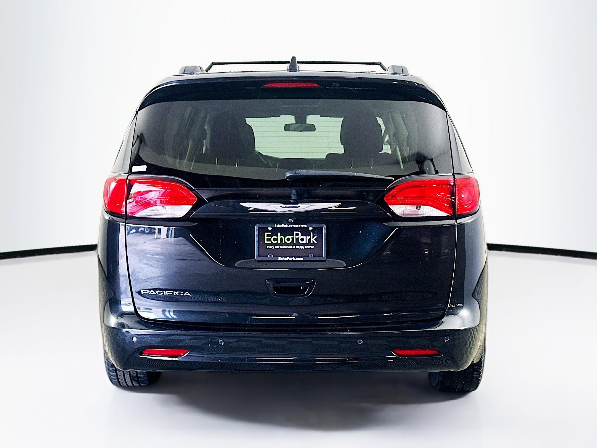Used 2019 Chrysler Pacifica LX w/ Tire & Wheel Group FWD image 7