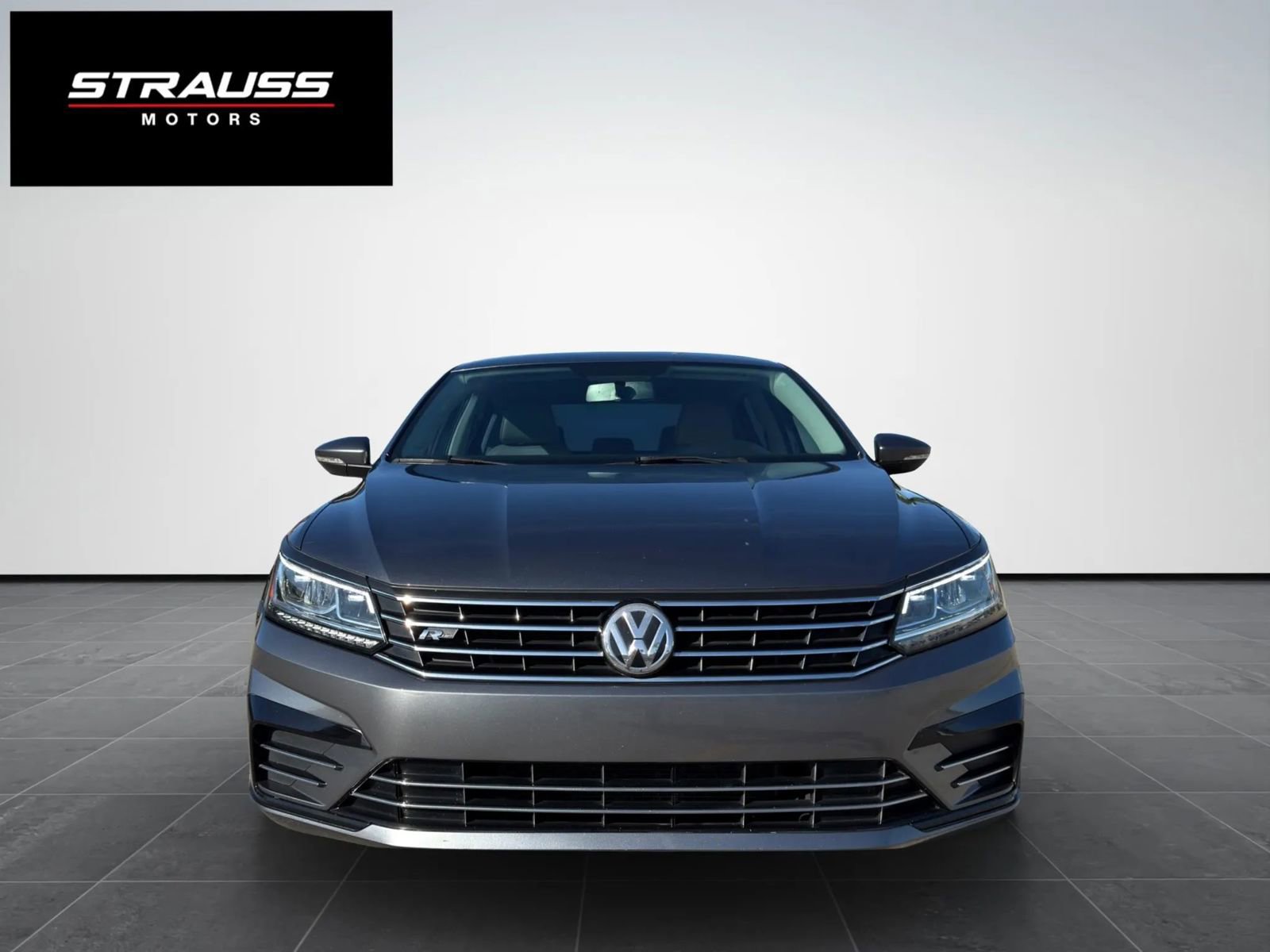 Used 2017 Volkswagen Passat 1.8T R-Line w/ R-Line Lighting Package image 3