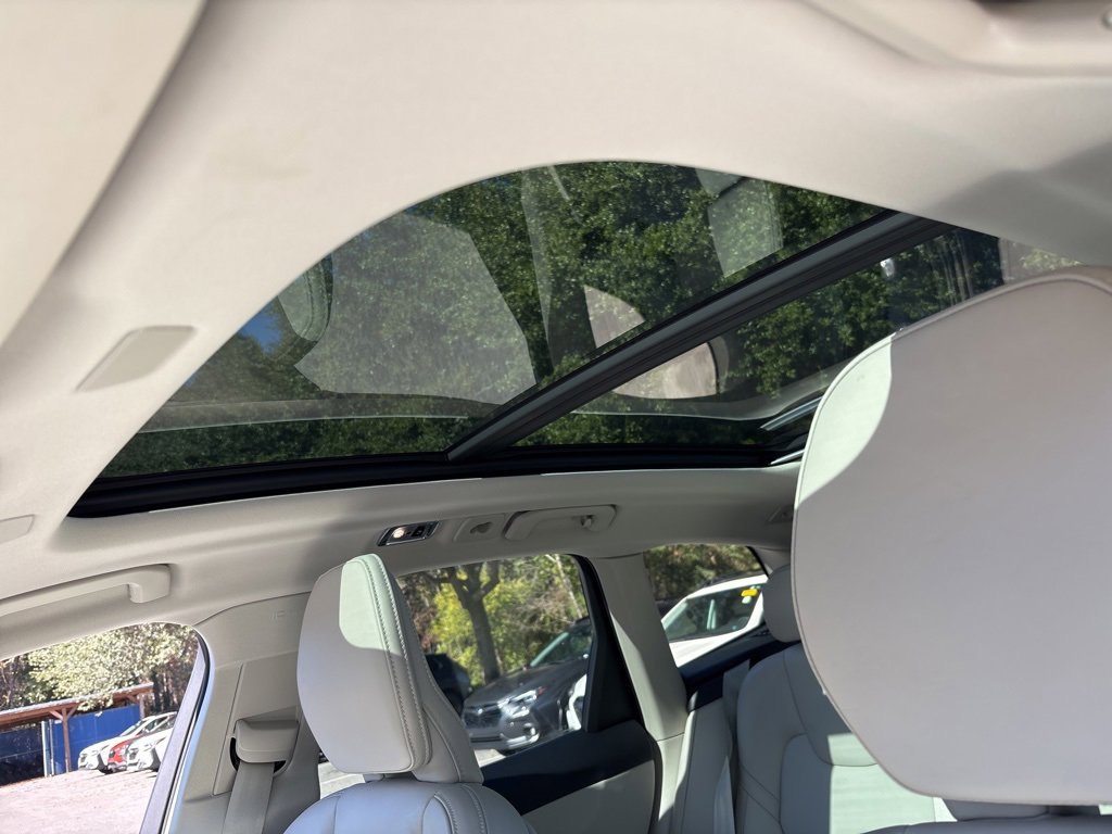 Used 2021 Volvo XC60 T5 Inscription w/ Advanced Package image 4