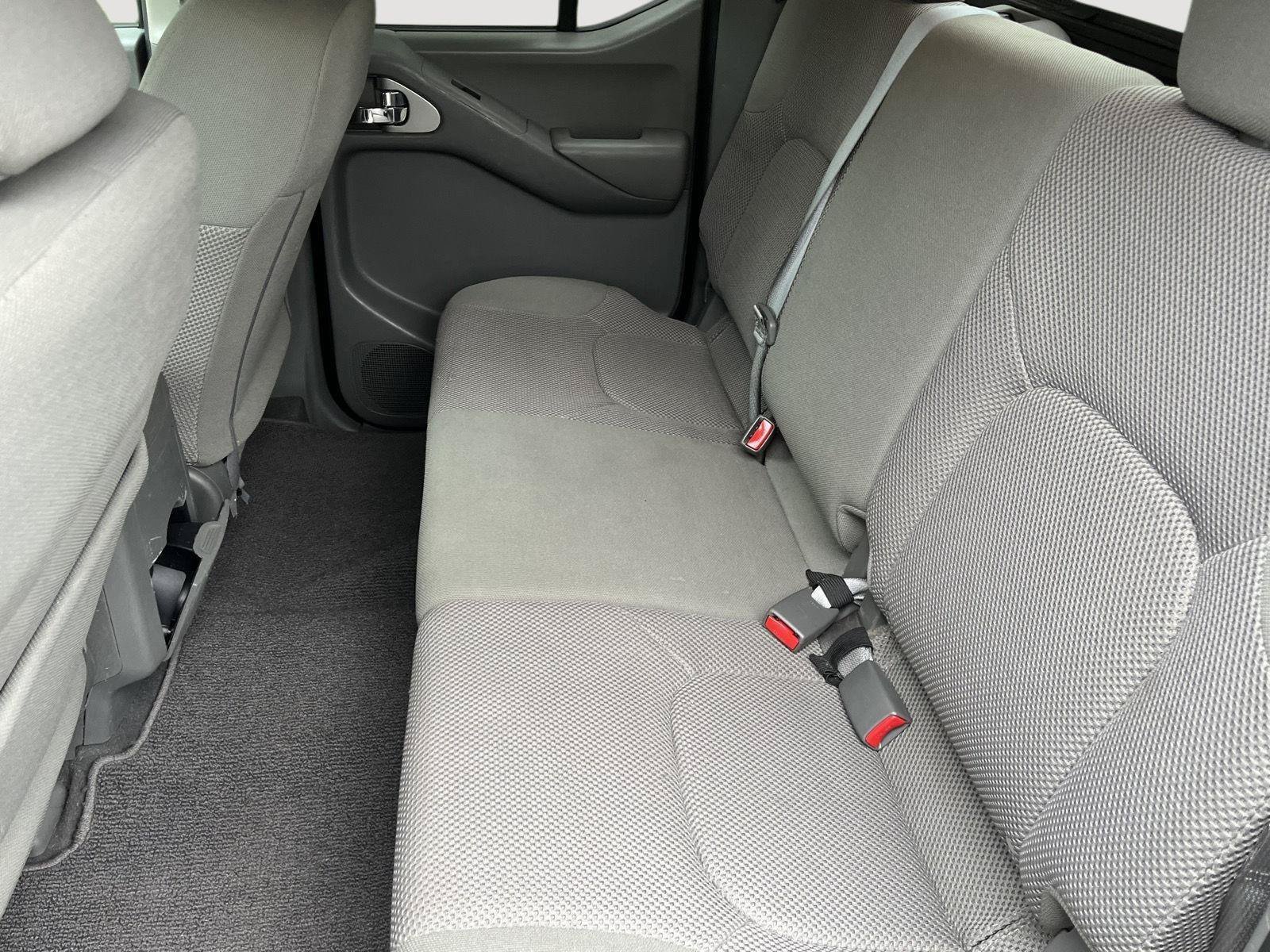 Used 2020 Nissan Frontier SV AWD/4WD image 17
