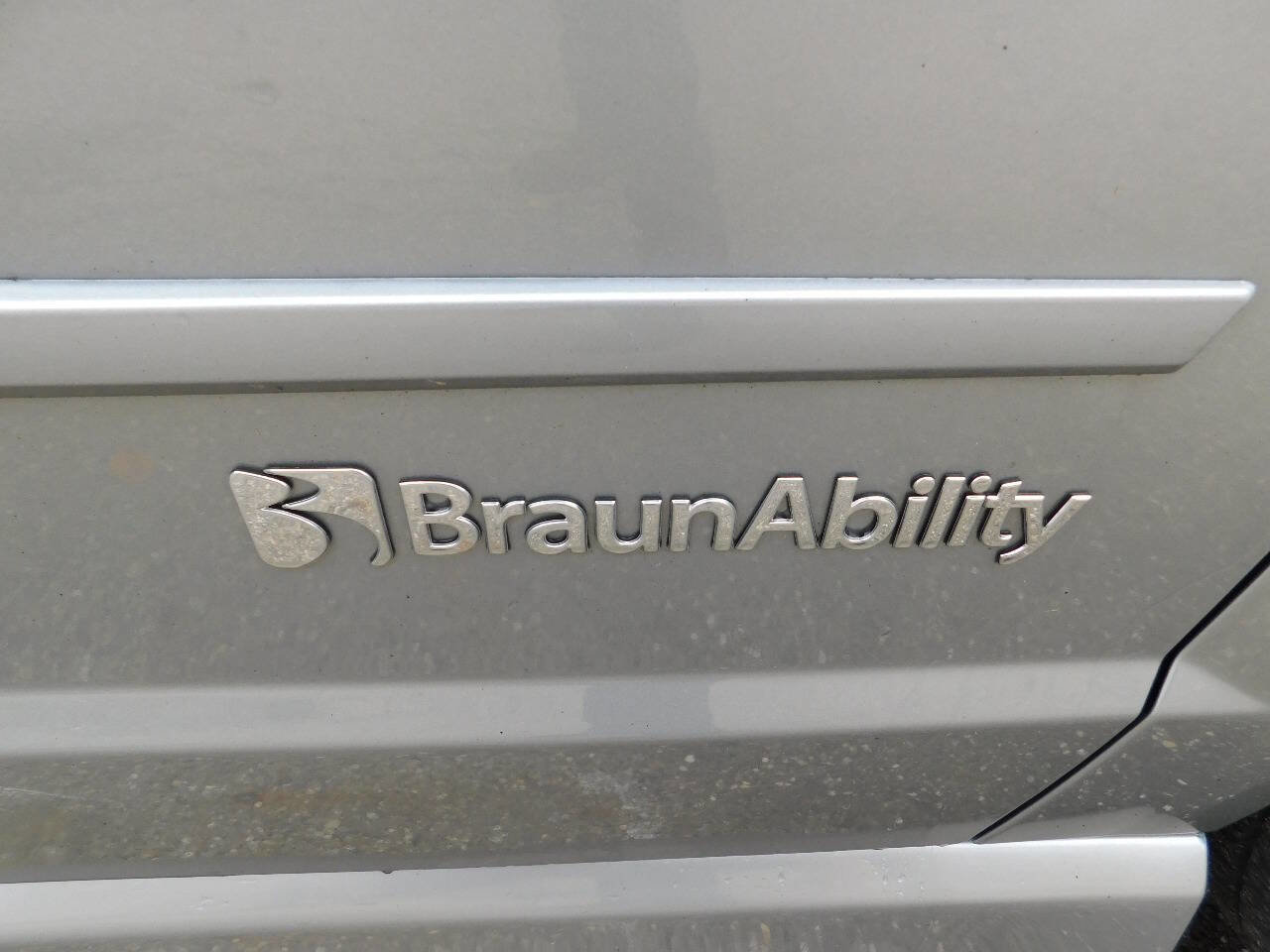 Used 2017 Dodge Grand Caravan SXT image 7