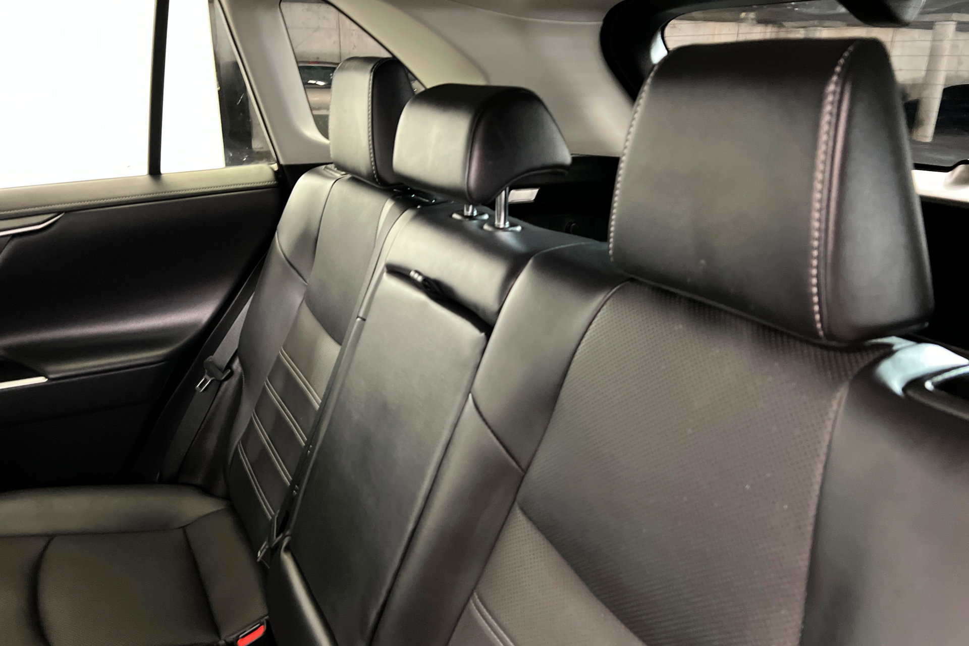 Used 2023 Toyota RAV4 Limited AWD/4WD image 21