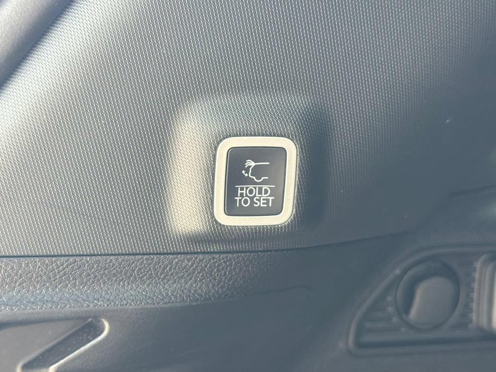 Used 2024 Jeep Grand Cherokee Altitude AWD/4WD image 19