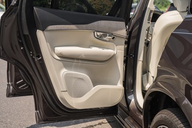 Certified 2024 Volvo XC90 B6 Plus w/ Protection Package Premier AWD/4WD image 37