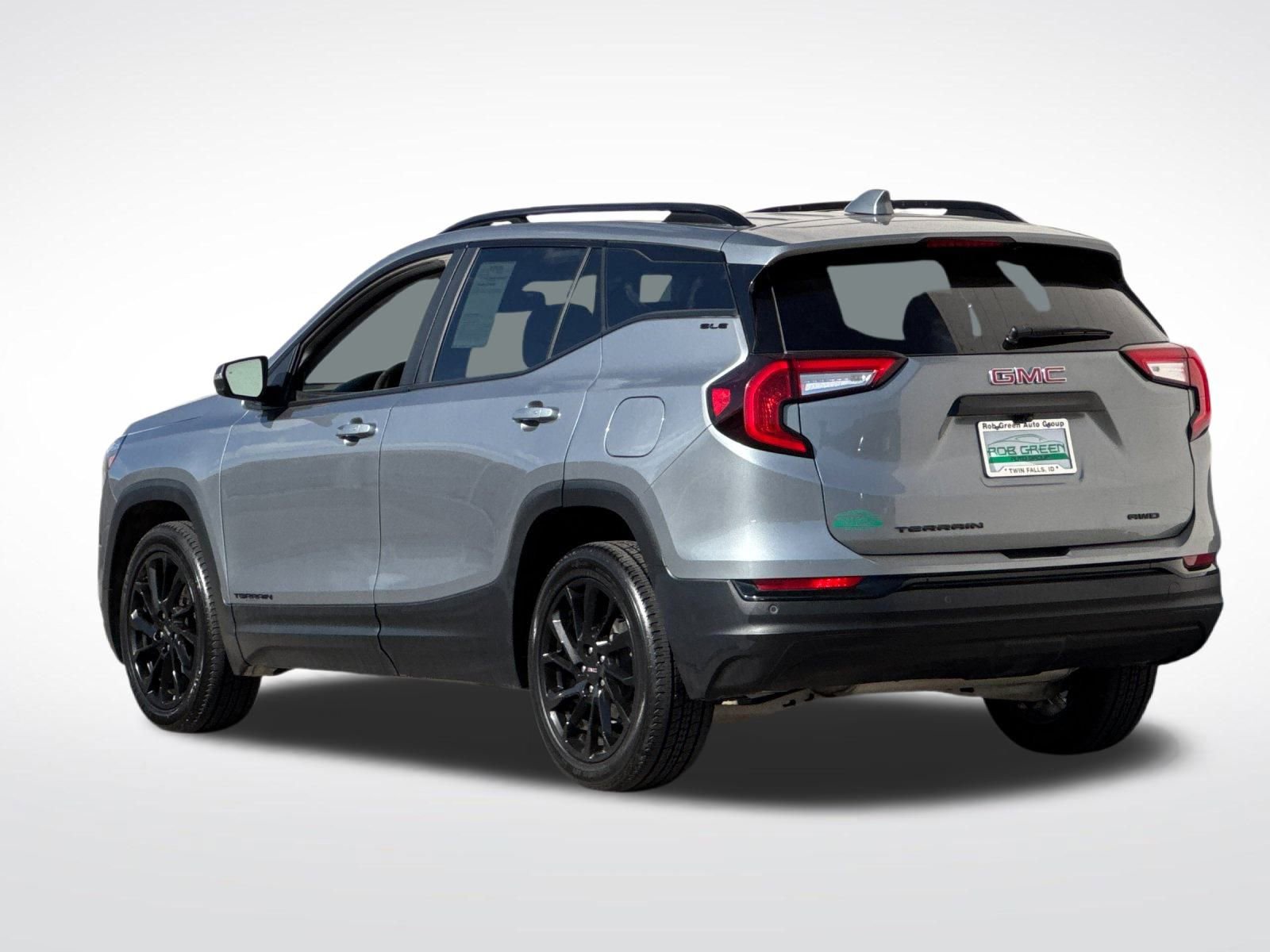 Used 2023 GMC Terrain SLE w/ Driver Convenience Package image 5