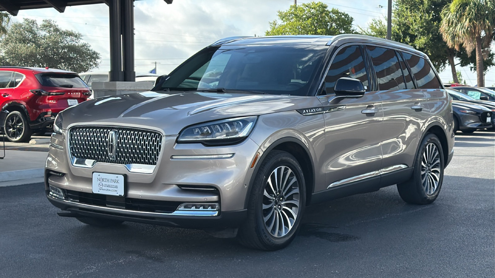 Used 2020 Lincoln Aviator Reserve w/ Equipment Group 201A RWD image 8