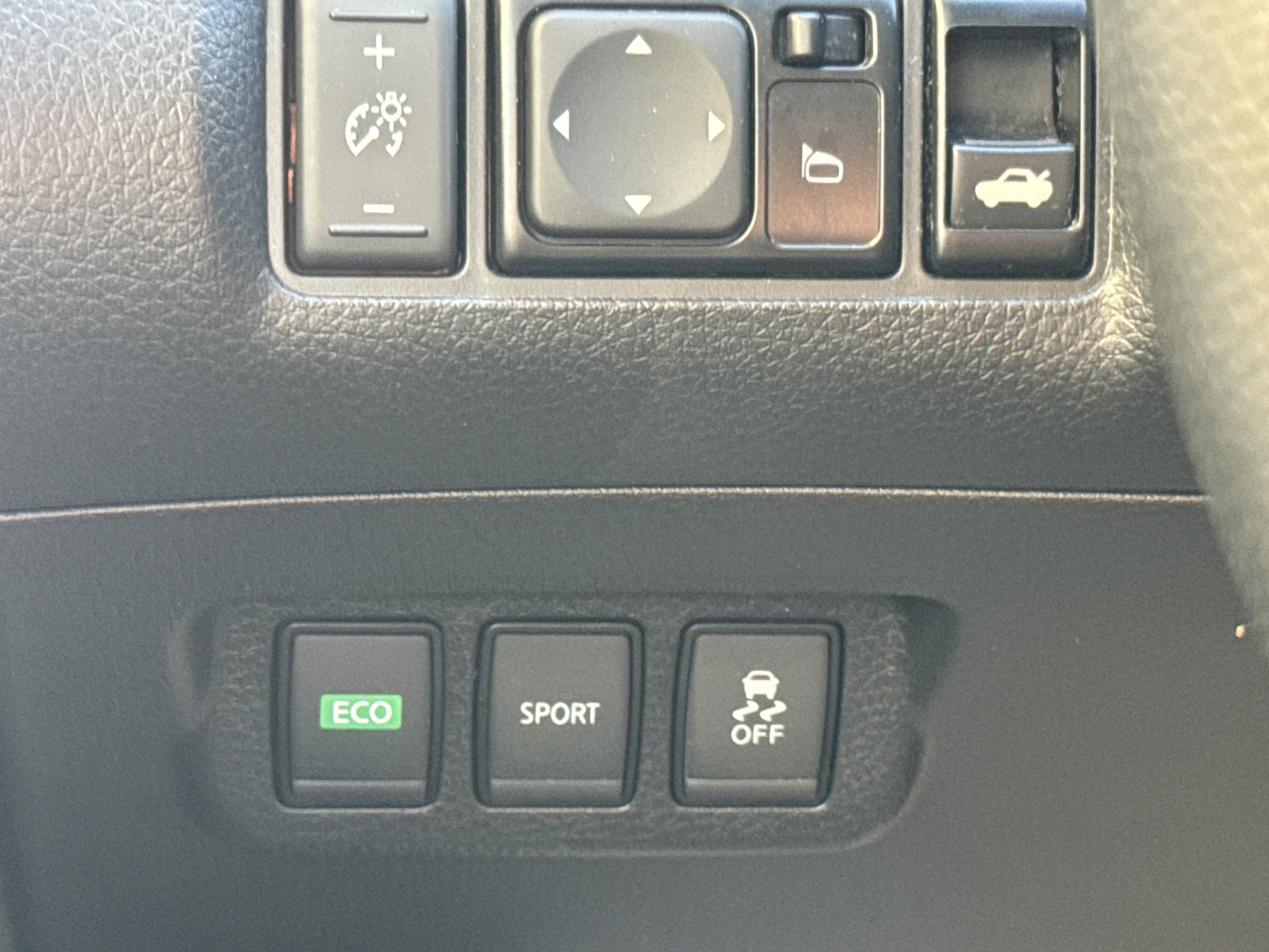 Used 2018 Nissan Sentra SR w/ SR Midnight Edition Package FWD image 21