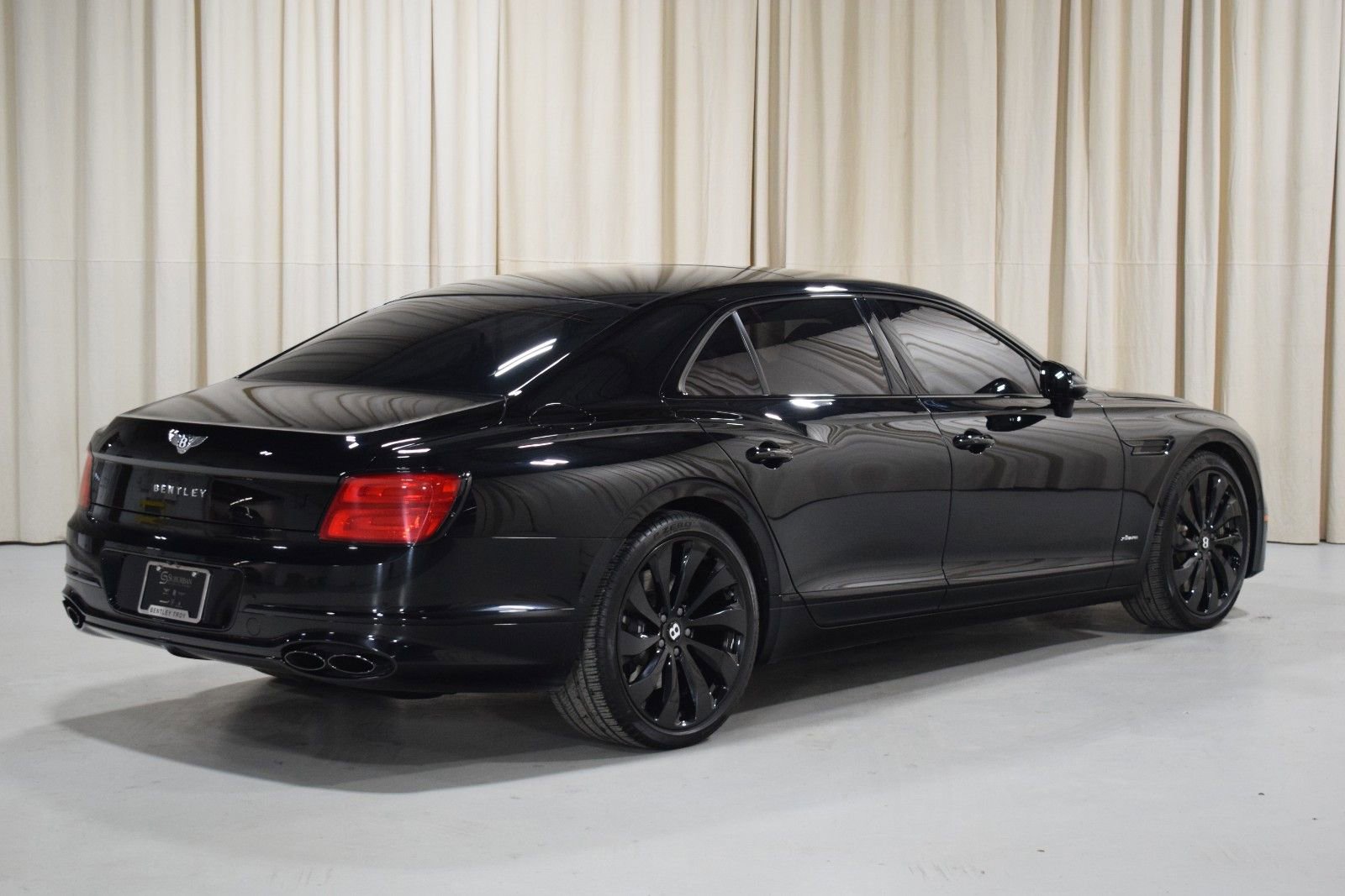 Certified 2023 Bentley Flying Spur Azure image 3