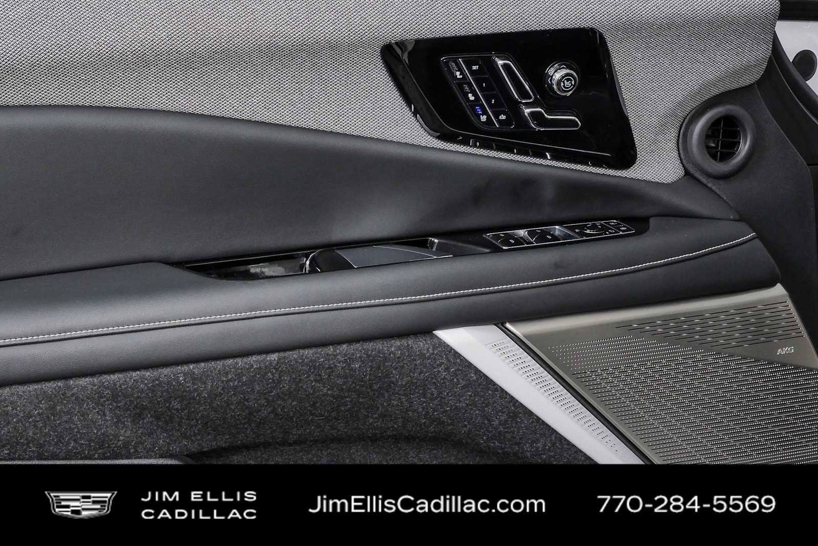 Certified 2025 Cadillac Optiq Luxury 2 w/ LPO, Floor Liner Package AWD/4WD image 6