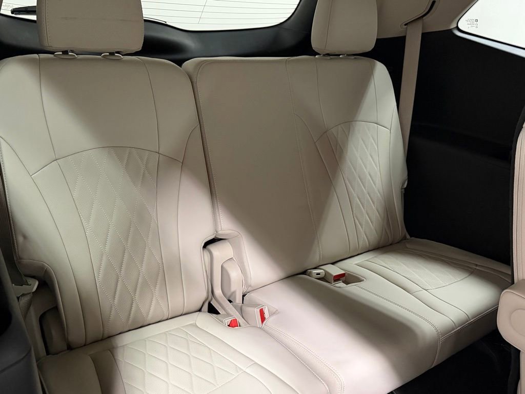 Certified 2022 Buick Enclave Avenir w/ Avenir Technology Package image 26