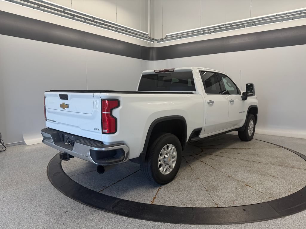 Used 2024 Chevrolet Silverado 3500 LTZ w/ LTZ Plus Package AWD/4WD image 5