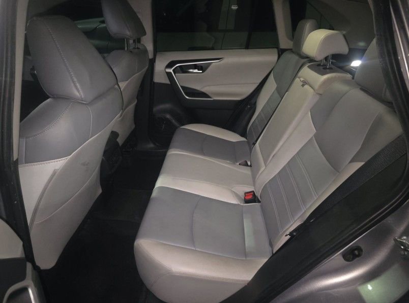 Used 2023 Toyota RAV4 XLE Premium image 25