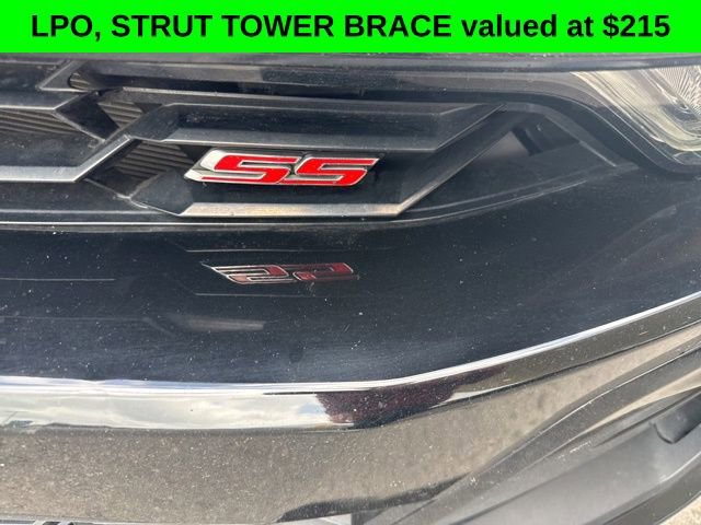 Used 2019 Chevrolet Camaro SS RWD image 4