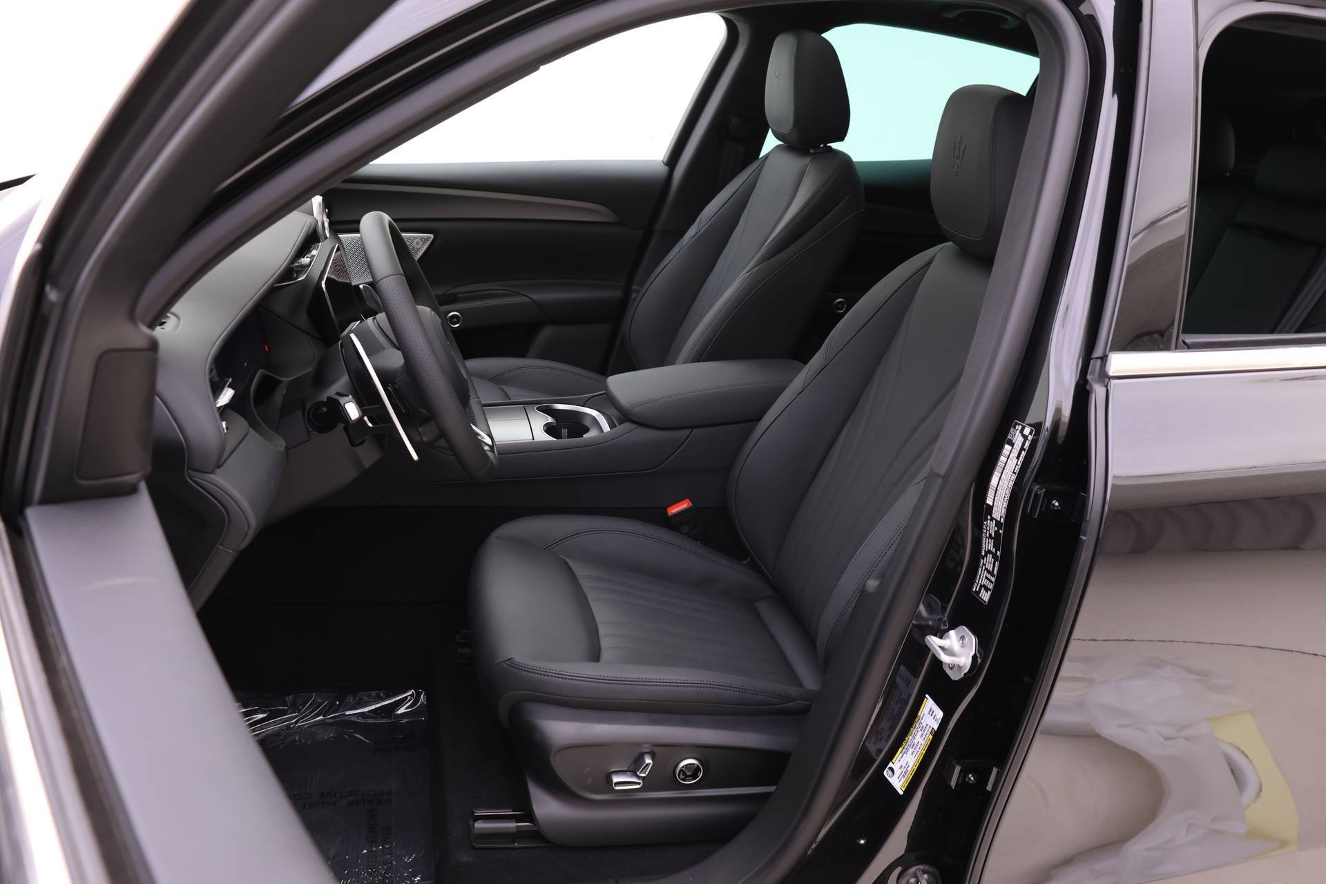 New 2024 Maserati Grecale GT image 7