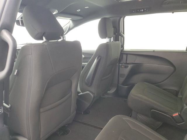 Used 2018 Chrysler Pacifica Touring Plus w/ S Appearance Package image 14