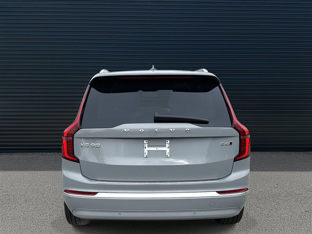 Certified 2026 Volvo XC90 B6 Plus w/ Protection Package Premier AWD/4WD image 6
