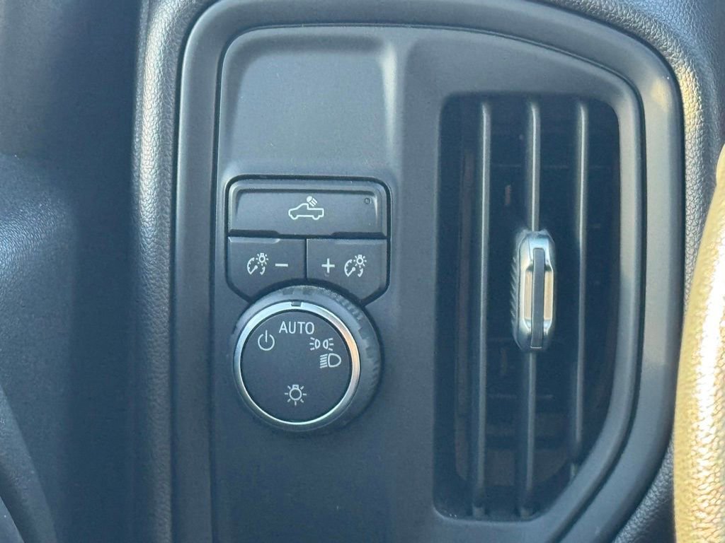 Used 2022 Chevrolet Silverado 1500 Custom image 30