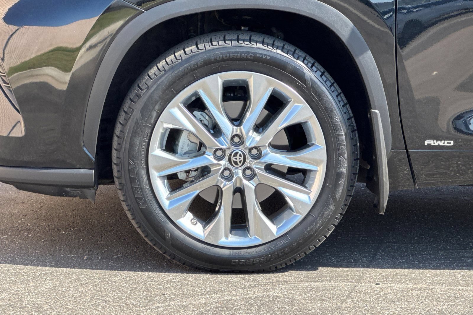 Used 2025 Toyota Highlander Limited AWD/4WD image 28