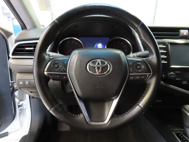 Used 2018 Toyota Camry XSE image 7