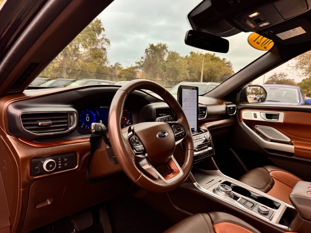 Used 2021 Ford Explorer King Ranch w/ Premium Technology Package image 35