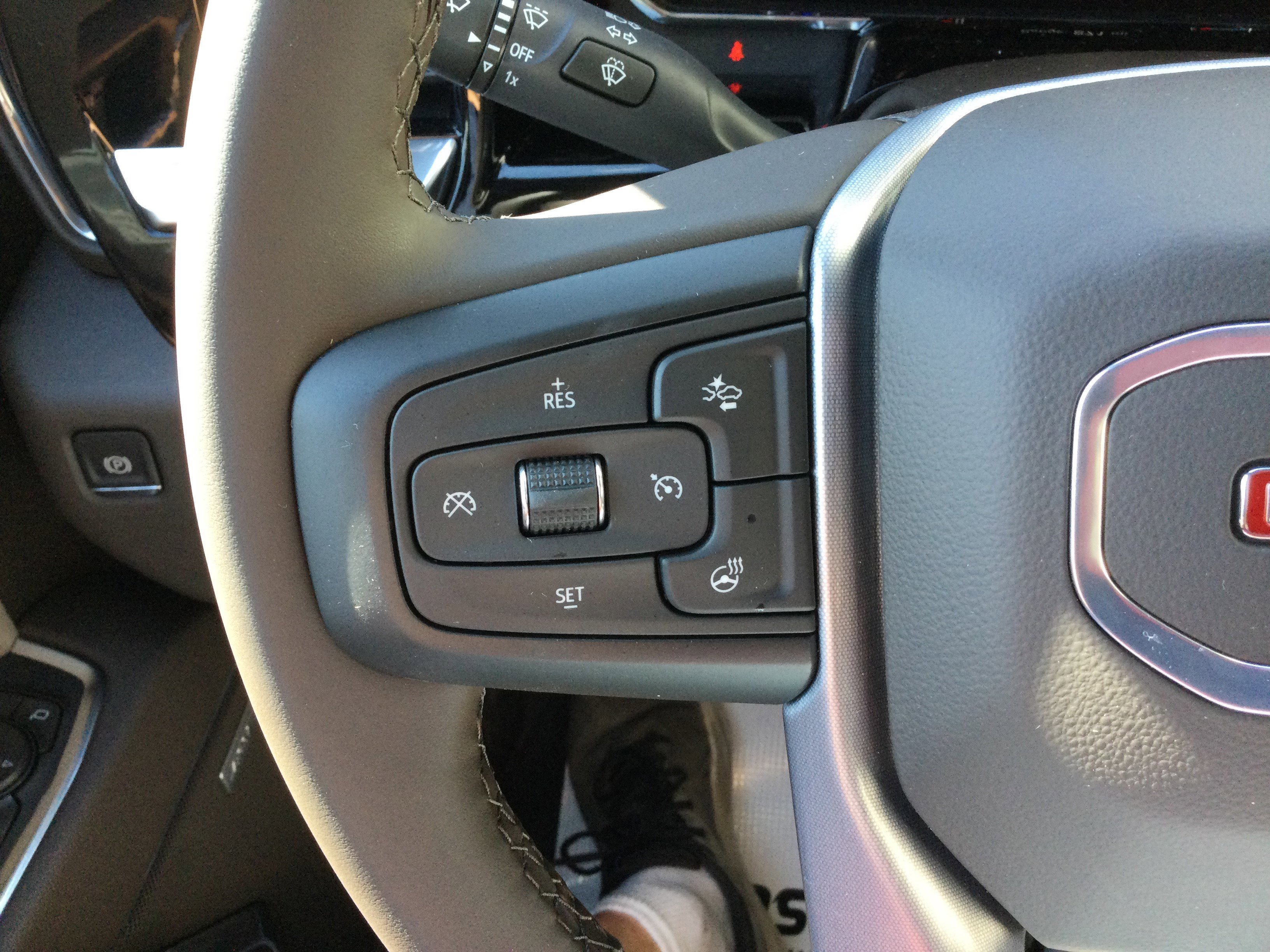 New 2026 GMC Sierra 2500 SLT w/ SLT Premium Package image 15