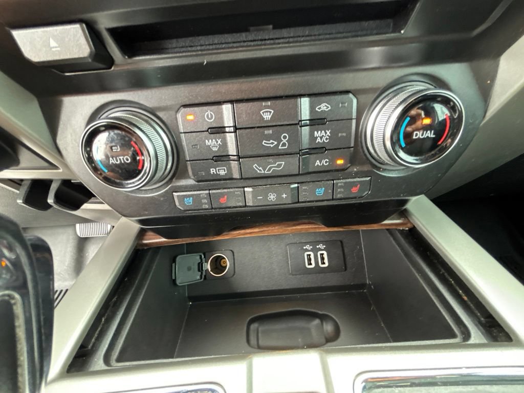 Used 2016 Ford F150 Lariat w/ Equipment Group 502A Luxury AWD/4WD image 23