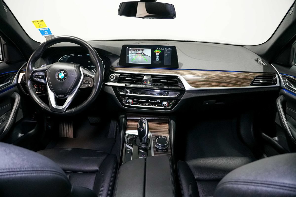Used 2020 BMW 530e xDrive AWD/4WD image 27