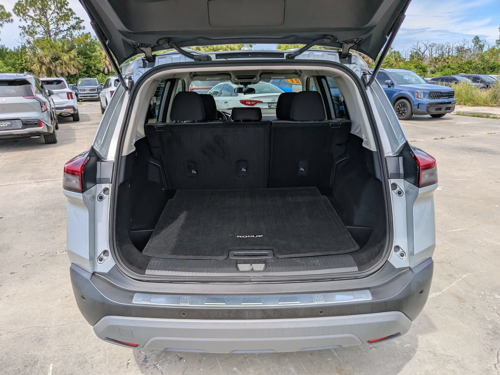 Used 2021 Nissan Rogue SV FWD image 13