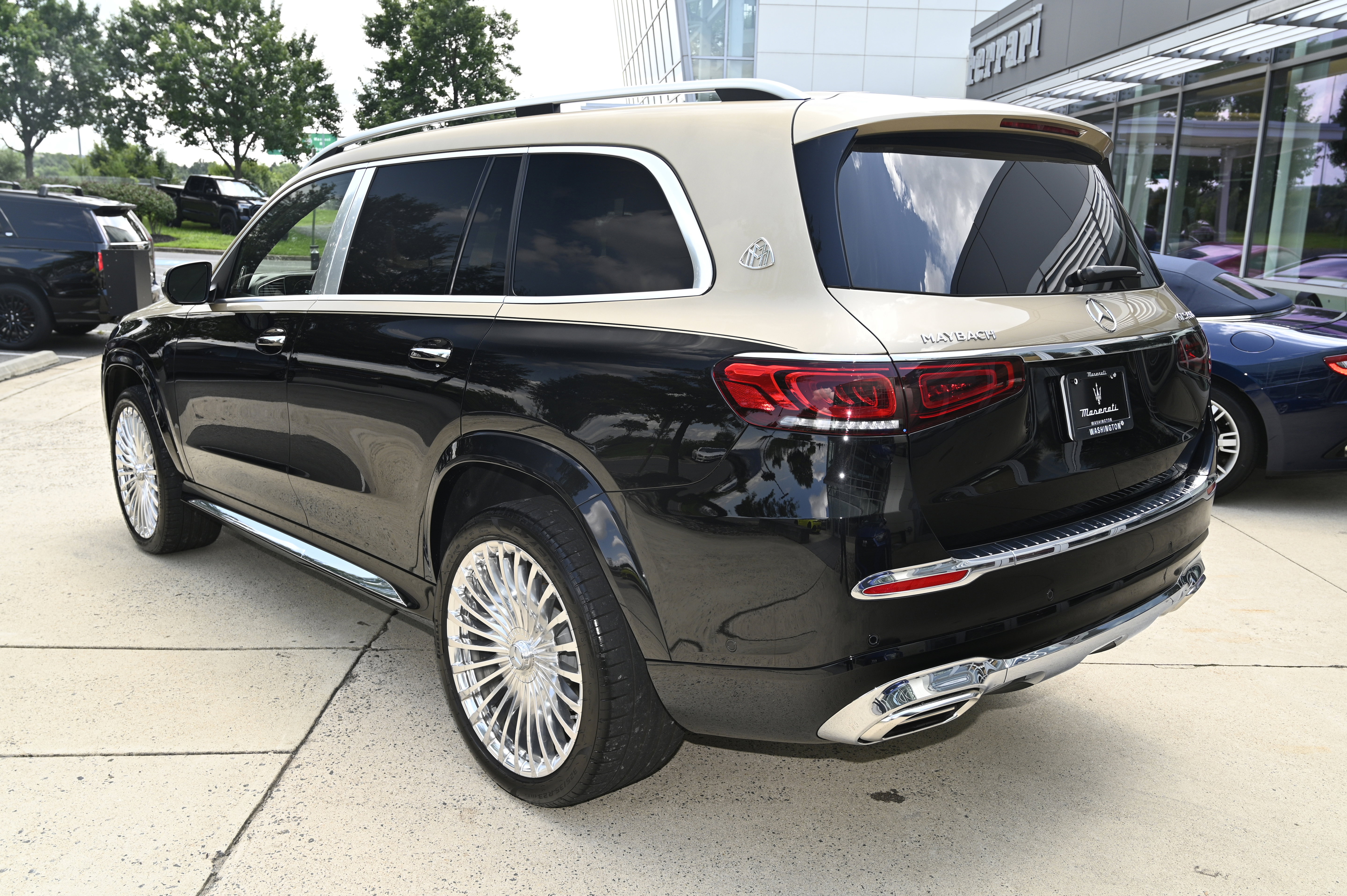 Used 2023 Mercedes-Benz Maybach GLS 600 4MATIC image 7