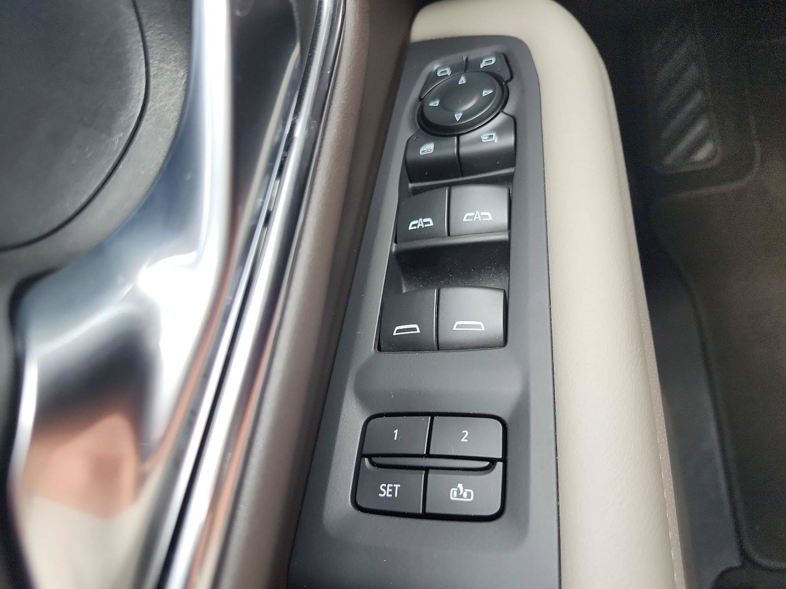 Certified 2024 GMC Yukon SLT w/ SLT Luxury Package AWD/4WD image 21