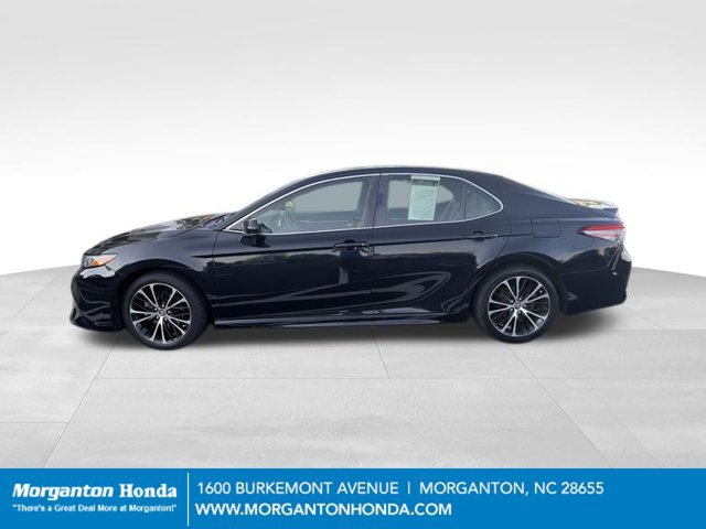 Used 2018 Toyota Camry SE w/ Moonroof Package FWD image 4