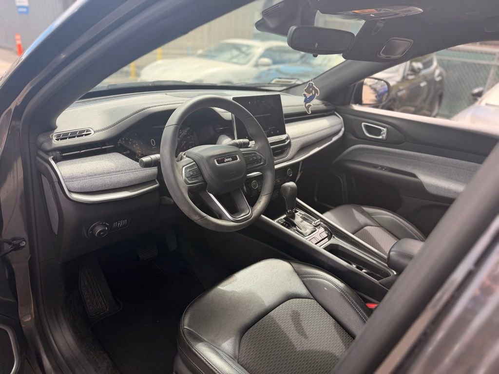 Used 2023 Jeep Compass Latitude image 6