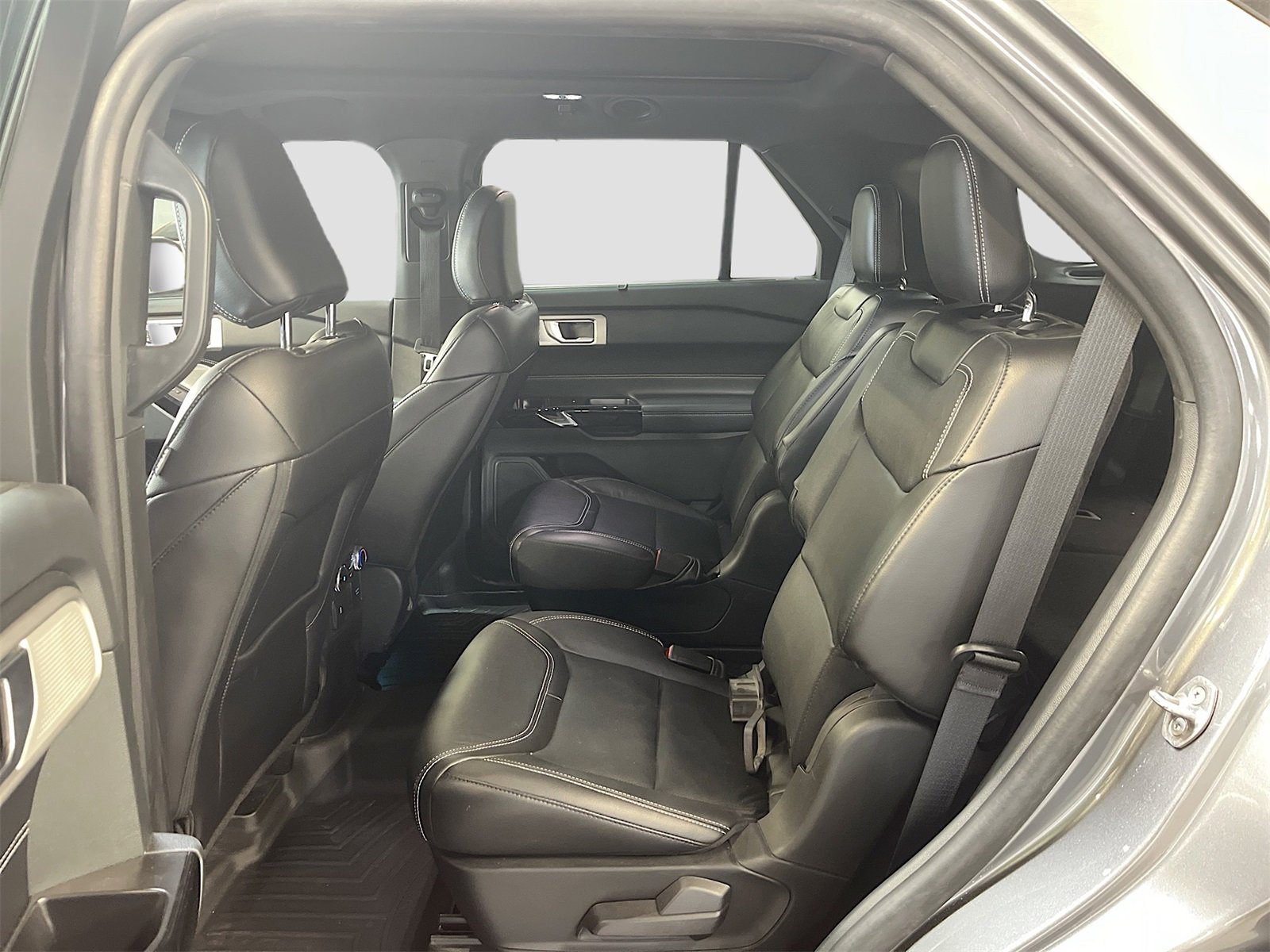 Used 2024 Ford Explorer ST w/ Equipment Group 401A image 25