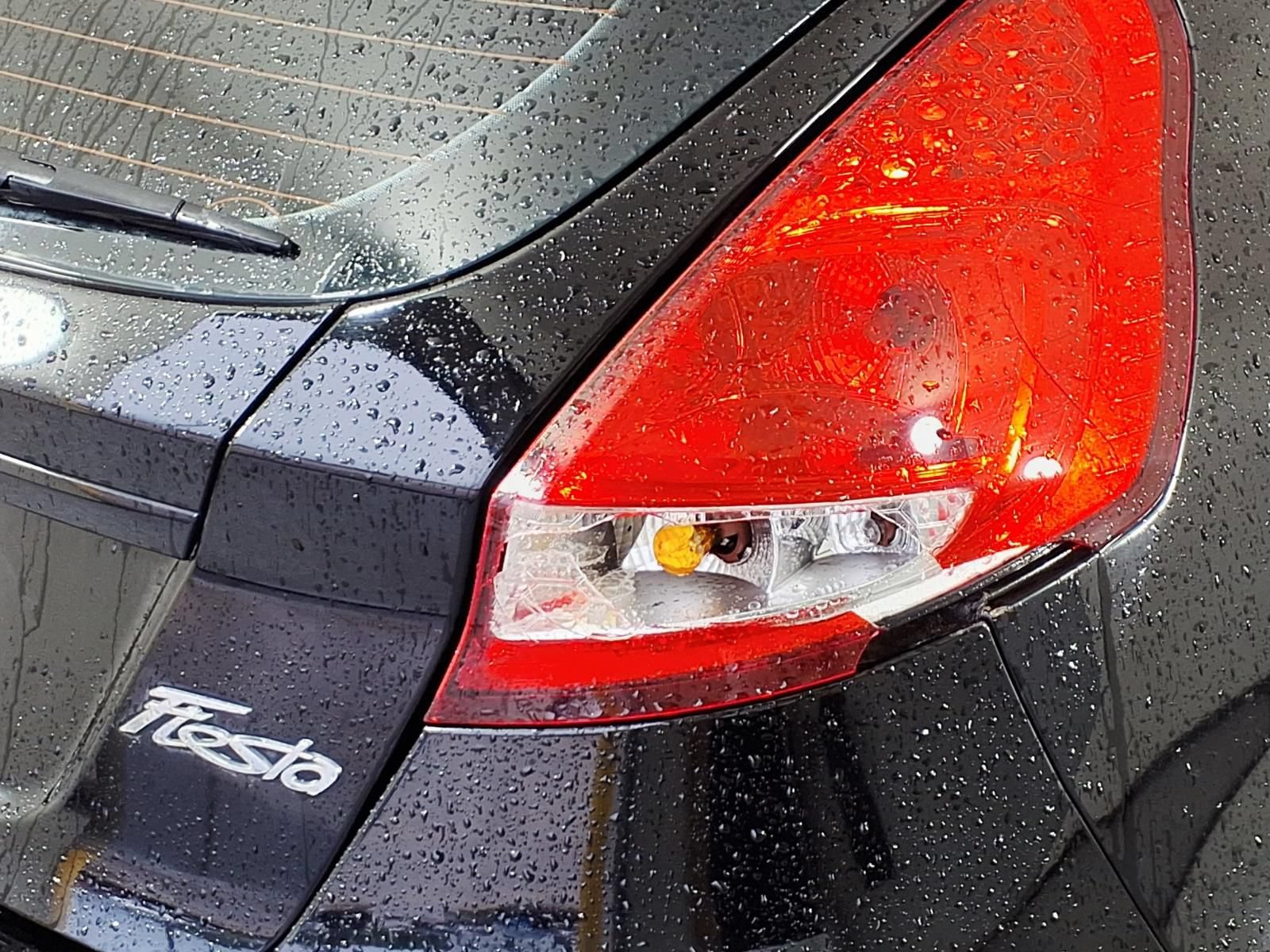 Used 2012 Ford Fiesta SE FWD image 8