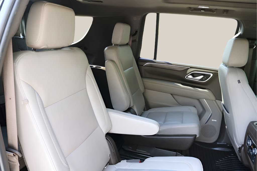 Used 2021 Chevrolet Suburban Z71 w/ Luxury Package AWD/4WD image 21