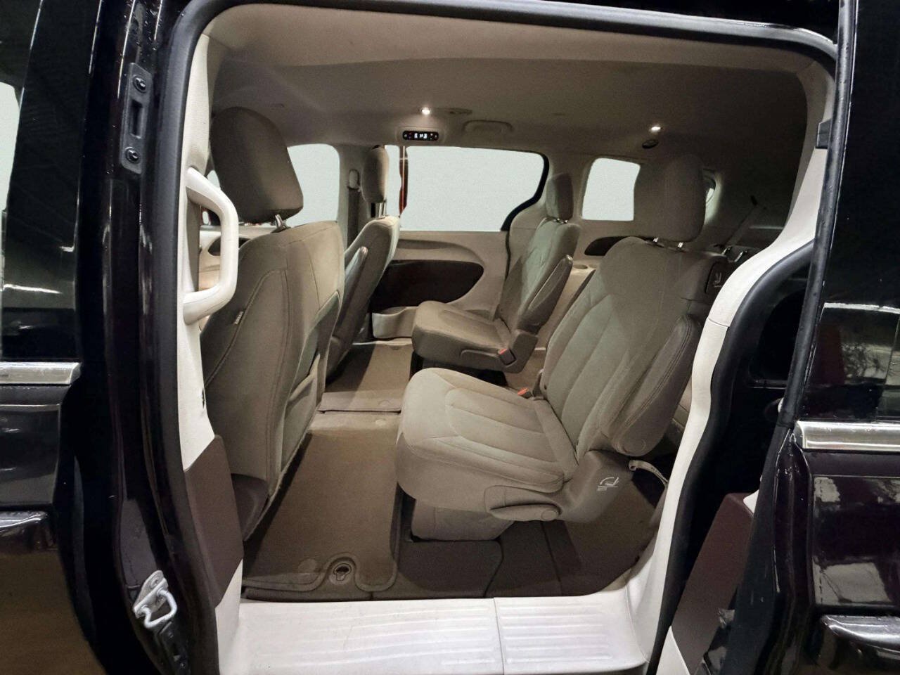 Used 2017 Chrysler Pacifica Touring FWD image 20