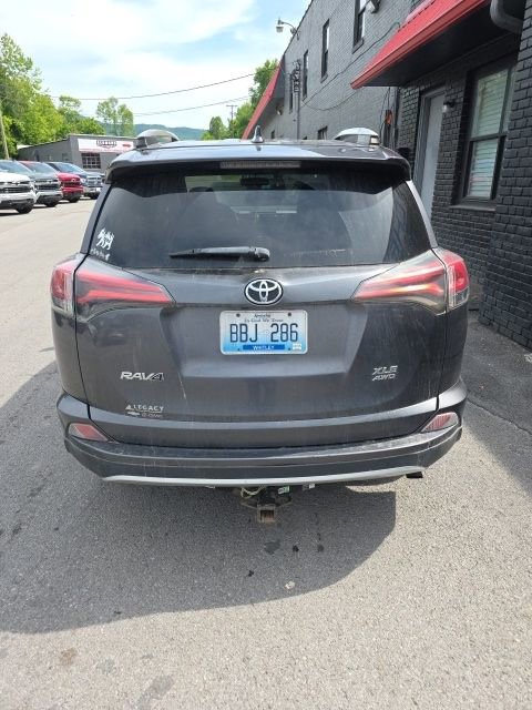 Used 2016 Toyota RAV4 XLE AWD/4WD image 5
