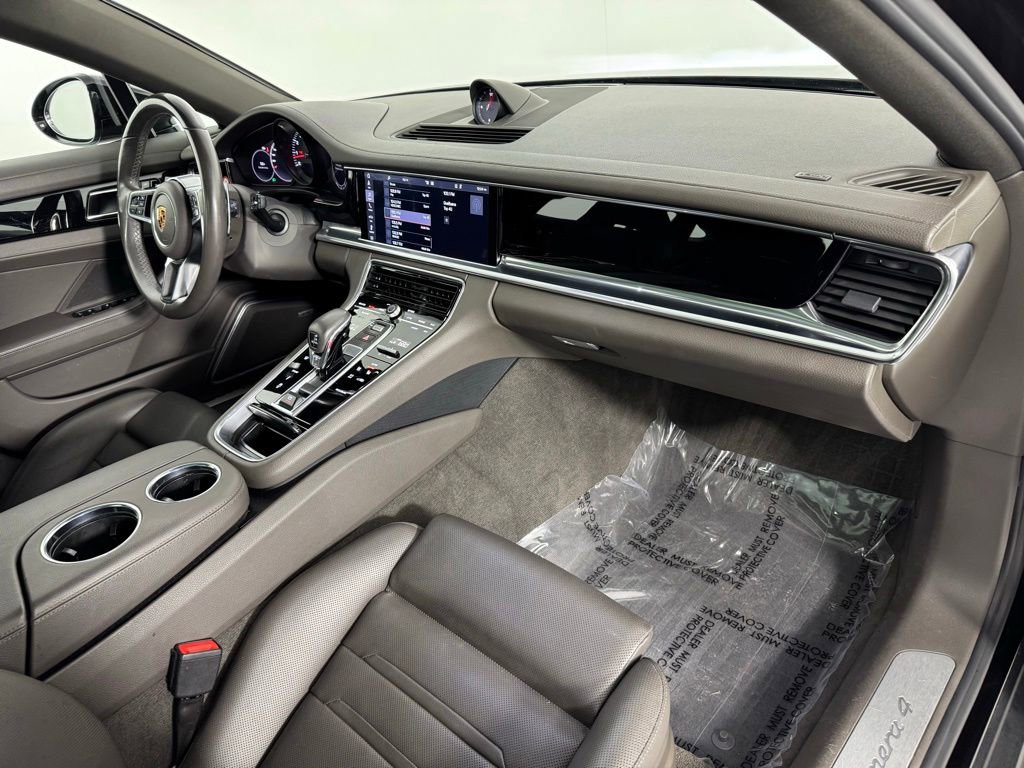 Used 2019 Porsche Panamera 4 AWD/4WD image 31