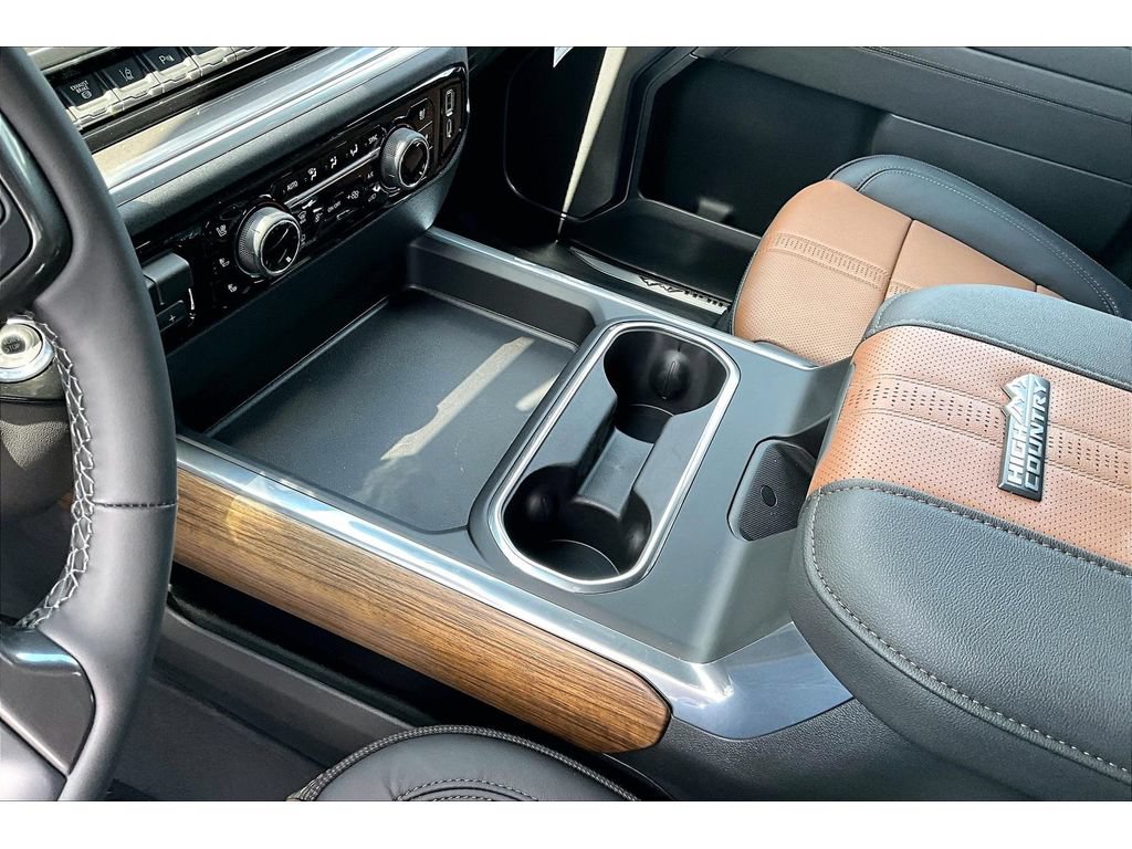 New 2026 Chevrolet Silverado 2500 High Country w/ High Country Premium Package AWD/4WD image 9