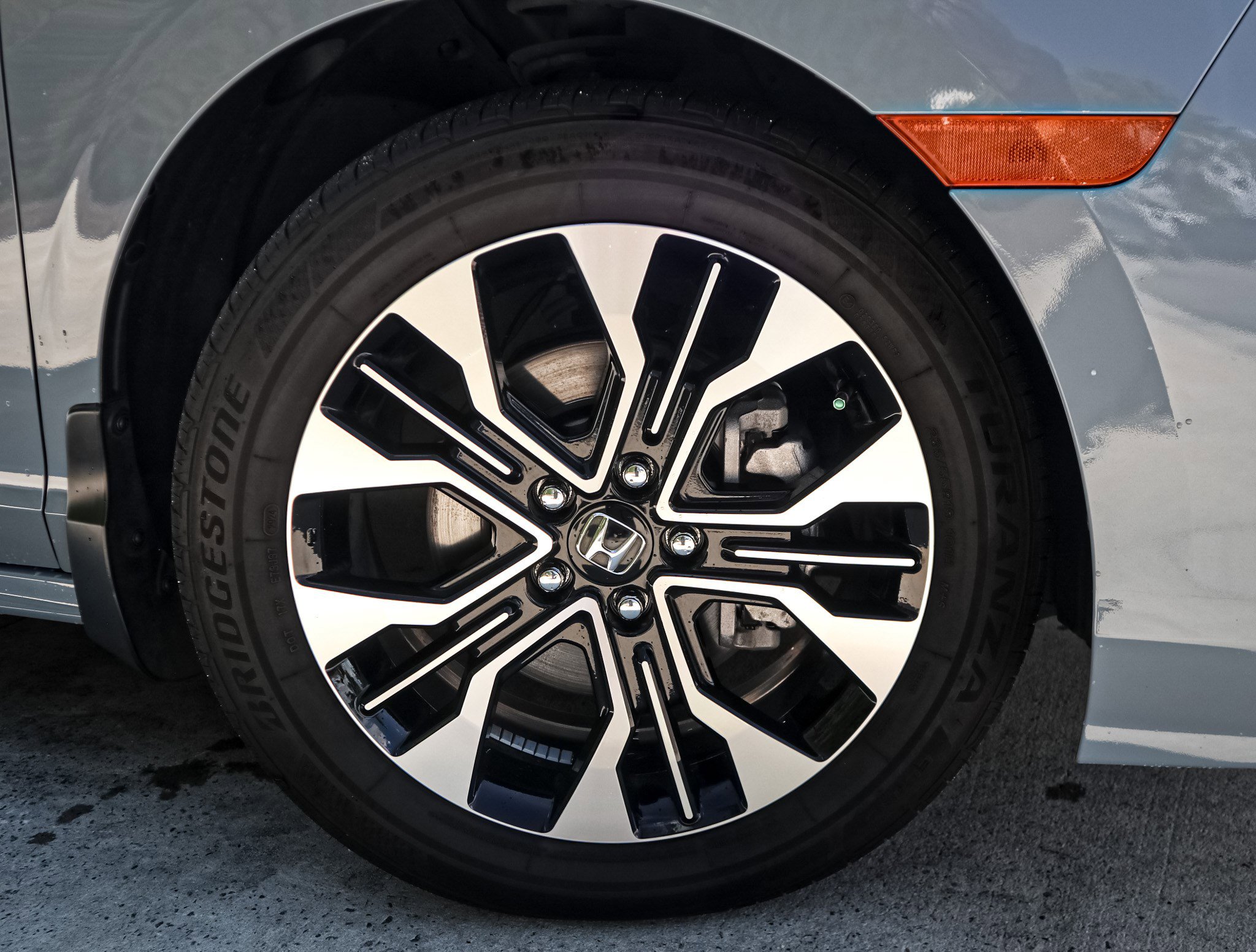 Used 2025 Honda Odyssey Elite image 13