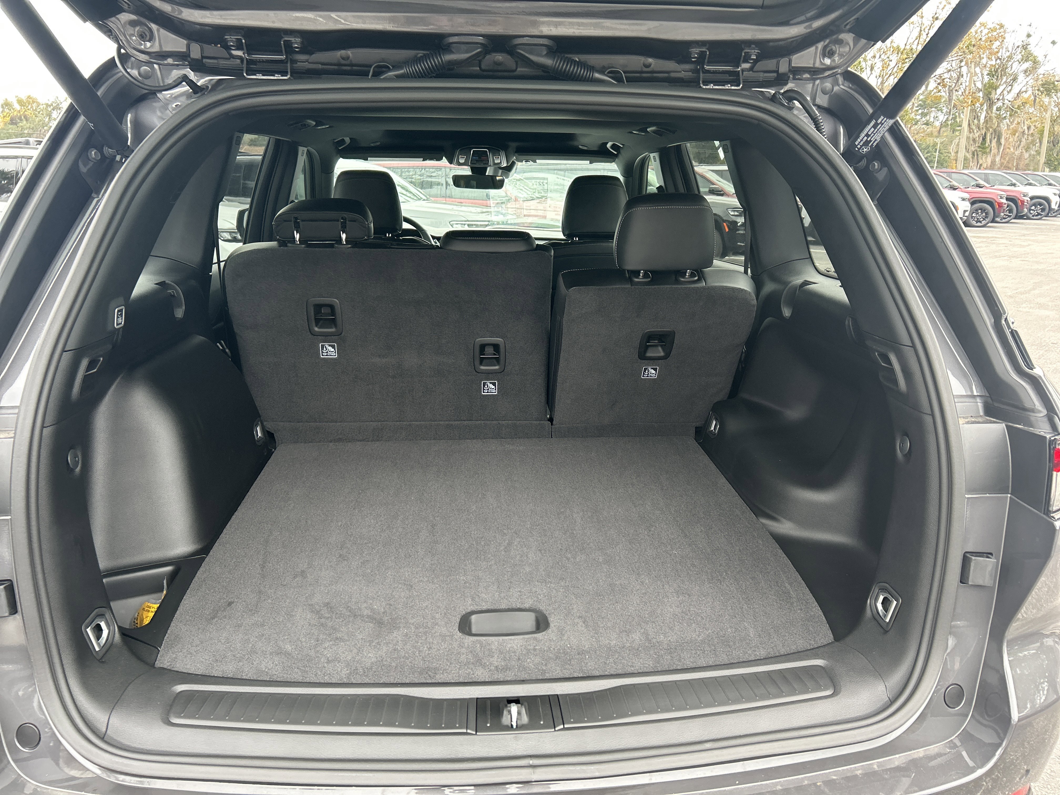 New 2025 Jeep Grand Cherokee Altitude image 7