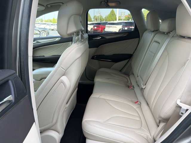 Used 2017 Lincoln MKC Premiere FWD image 16