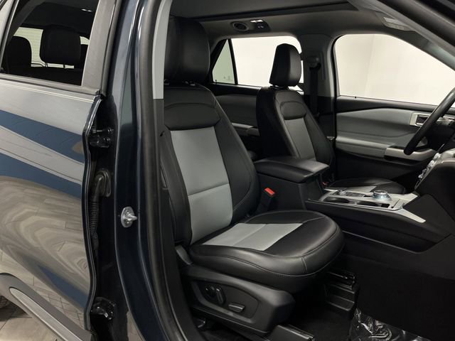 Used 2023 Ford Explorer XLT w/ Equipment Group 202A image 32