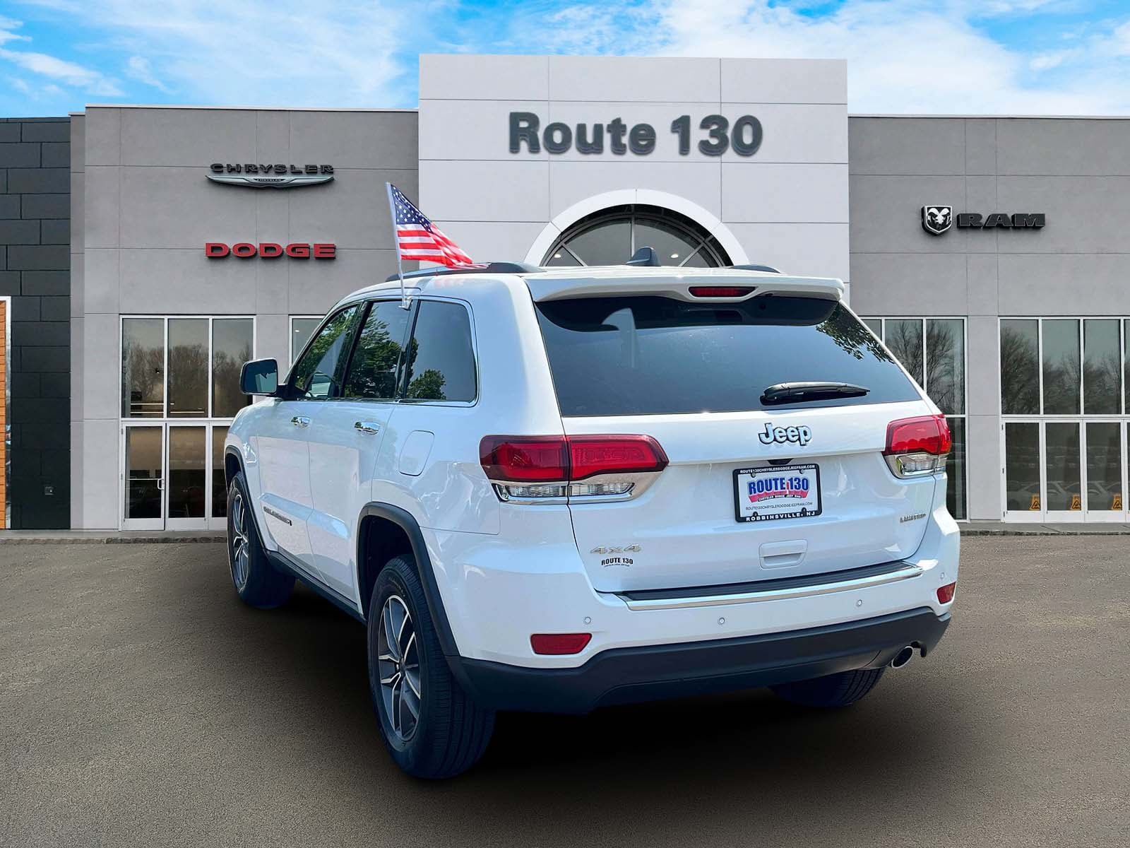 Used 2022 Jeep Grand Cherokee Limited AWD/4WD image 3