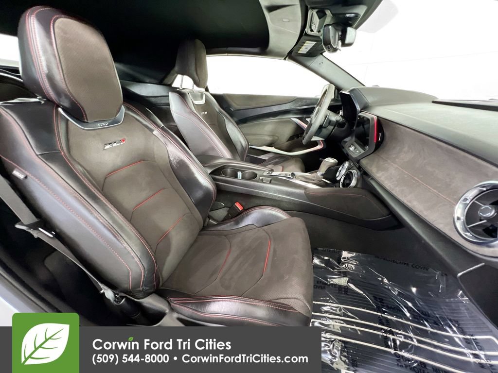 Used 2022 Chevrolet Camaro ZL1 RWD image 16