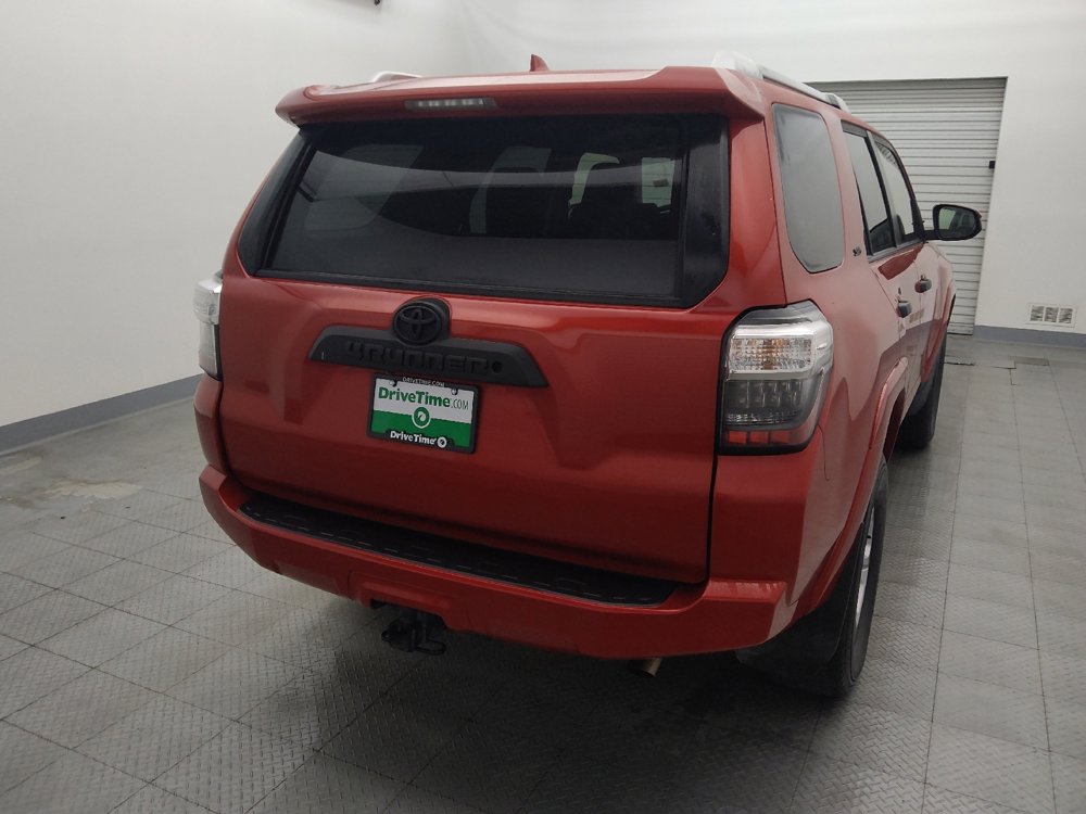 Used 2017 Toyota 4Runner SR5 AWD/4WD image 7